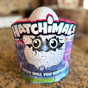NWT Hatchimals Crystal nest Surprise magical hatchimal Collectible in box